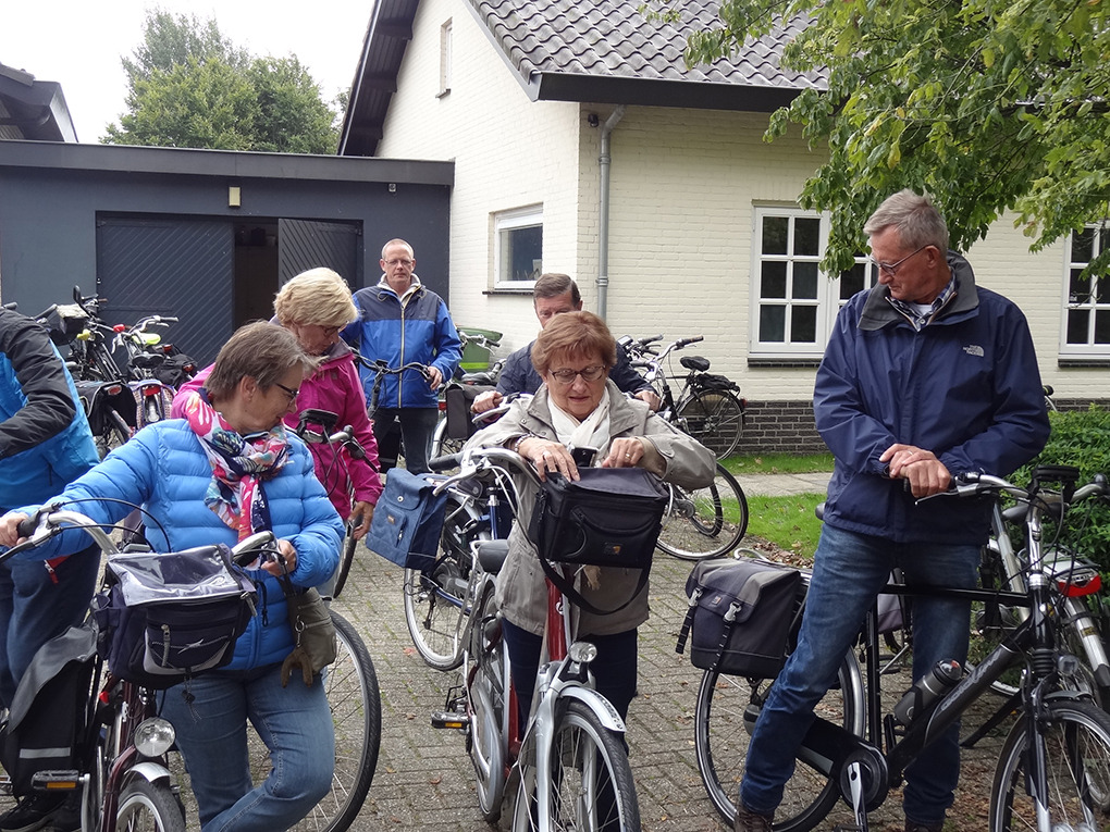  Uistapje 2017, rondleiding in de natuur en uitleg van de natuur. 